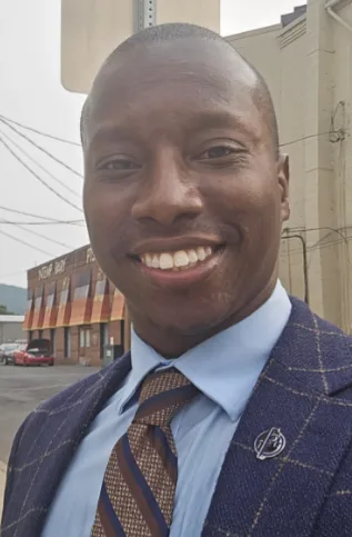 Council appoints new city manager; Brandon Carter hired unanimously at special meeting